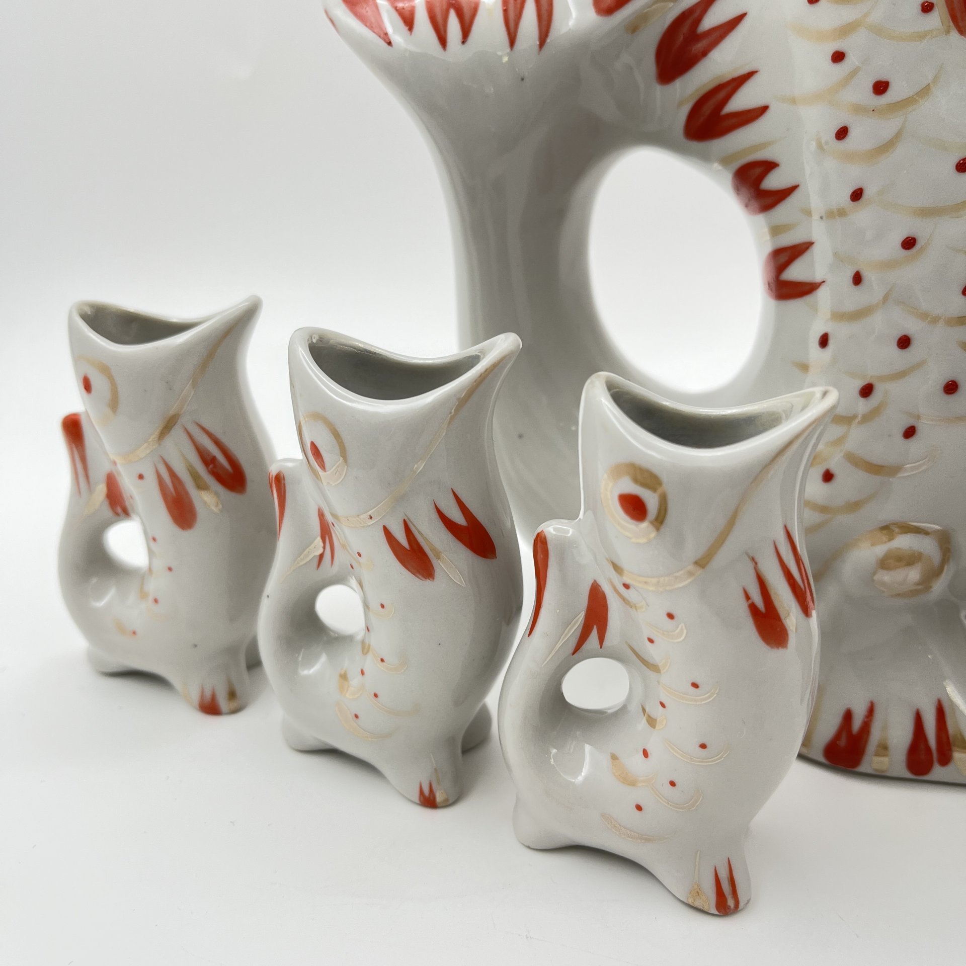 Набор для крепких напитков "Рыба" (штоф и 6 стопок), автор М.Д.Барамидзе, фарфор, роспись, золочение, Полонский завод художественной керамики (Полонное ЗХК), СССР, 1973-1991 гг.