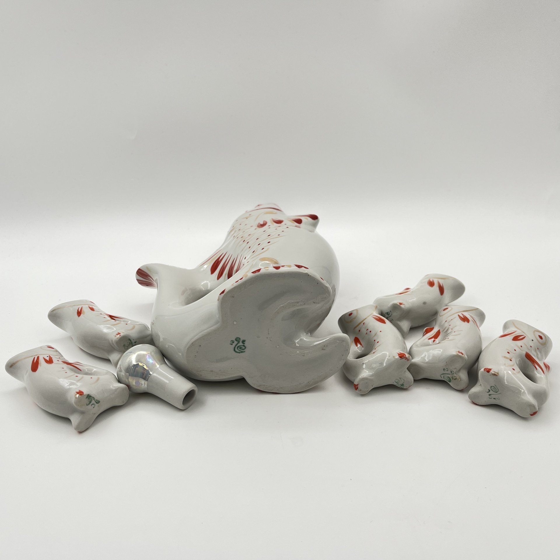 Набор для крепких напитков "Рыба" (штоф и 6 стопок), автор М.Д.Барамидзе, фарфор, роспись, золочение, Полонский завод художественной керамики (Полонное ЗХК), СССР, 1973-1991 гг.