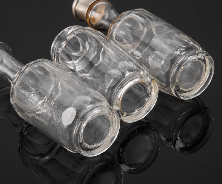 Круэт для специй (набор для сервировки стола), металл, серебрение, стекло, рог (ложечка), Bracia Henneberg (Братья Хеннеберг, Варшава), Царство Польское, 1887-1894 гг.