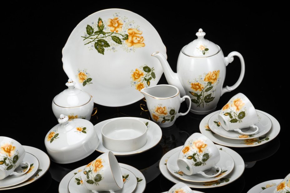 Сервиз кофейный с цветочным декором на 6 персон (23 предмета), фарфор, деколь, золочение, Wloclawek (Влоцлавская фаянсовая фабрика), Польша, 1960-1980 гг.