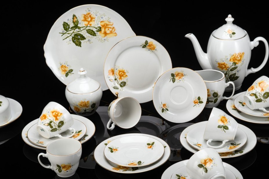 Сервиз кофейный с цветочным декором на 6 персон (23 предмета), фарфор, деколь, золочение, Wloclawek (Влоцлавская фаянсовая фабрика), Польша, 1960-1980 гг.