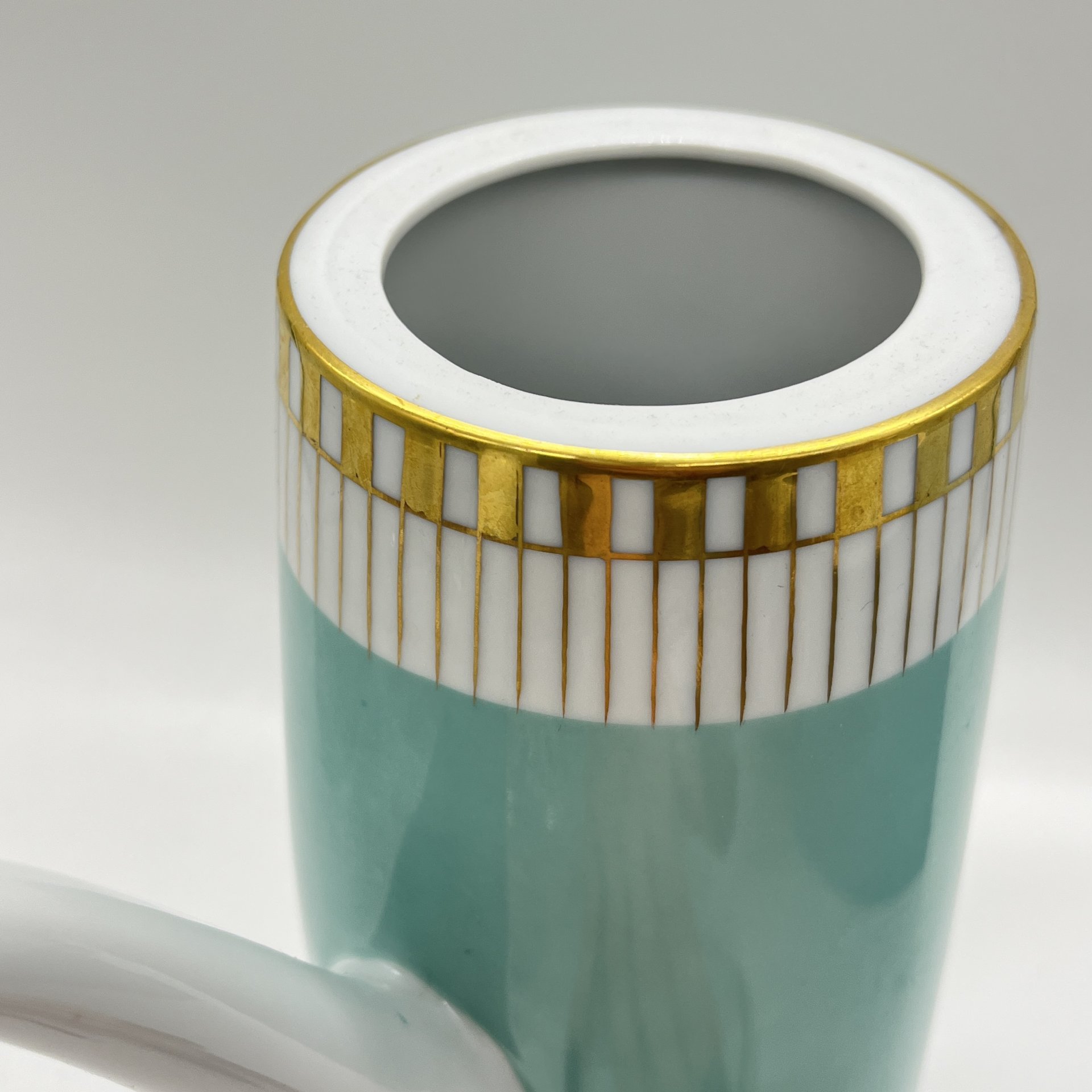 Чайник доливной с геометрическим декором в мятном оттенке (крышка ПОДБОР), фарфор, крытье, золочение, Lichte Porzellan (Лихте), Германия, 1970-1980 гг.