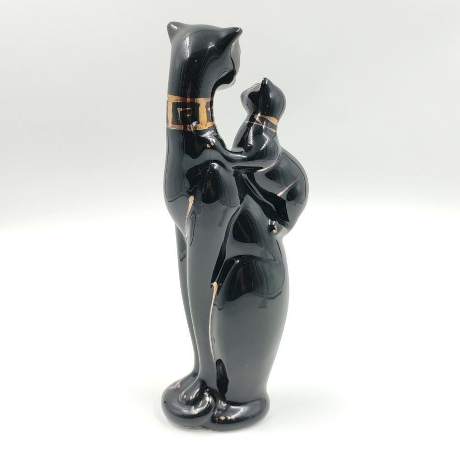 Статуэтка "Кошка египетская с котенком", керамика, золочение, Азия, 2000-2010 гг.