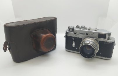 Фотоаппарат "Зоркий-4" с объективом "Юпитер-8" в оригинальном кофре, Красногорский механический завод (КМЗ)