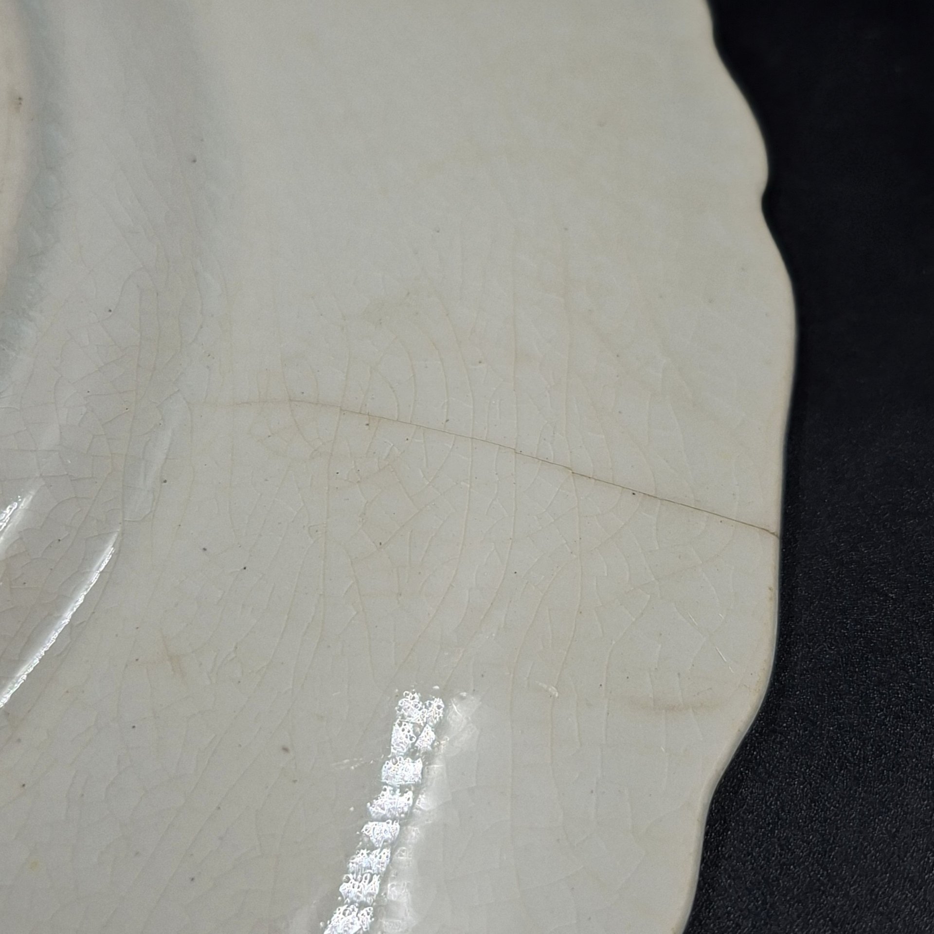 Тарелка десертная с растительным декором, фаянс, крытье, деколь, золочение, Wedgwood, Великобритания, 1900-1906 гг.