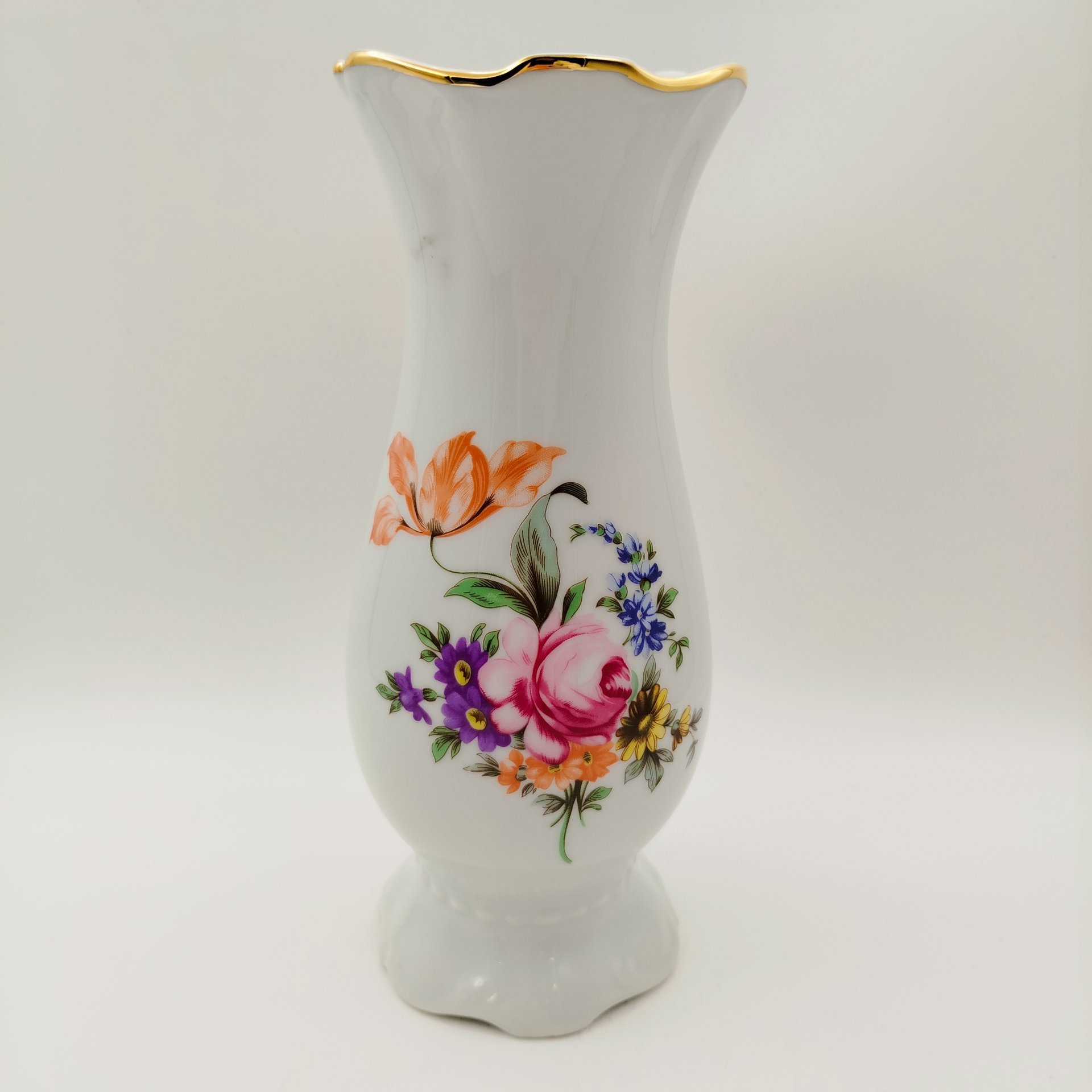 Ваза вытянутой формы "Мейсенский букет", фарфор, деколь, золочение, Carlsbad, Чехия, 1990-2000 гг.