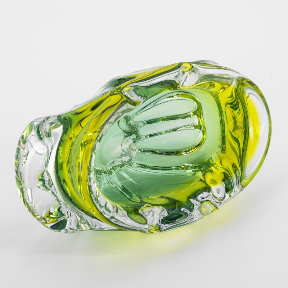 Пепельница (глубокая) в виде цветка, Хржибский стекольный завод (CHribska Glass)