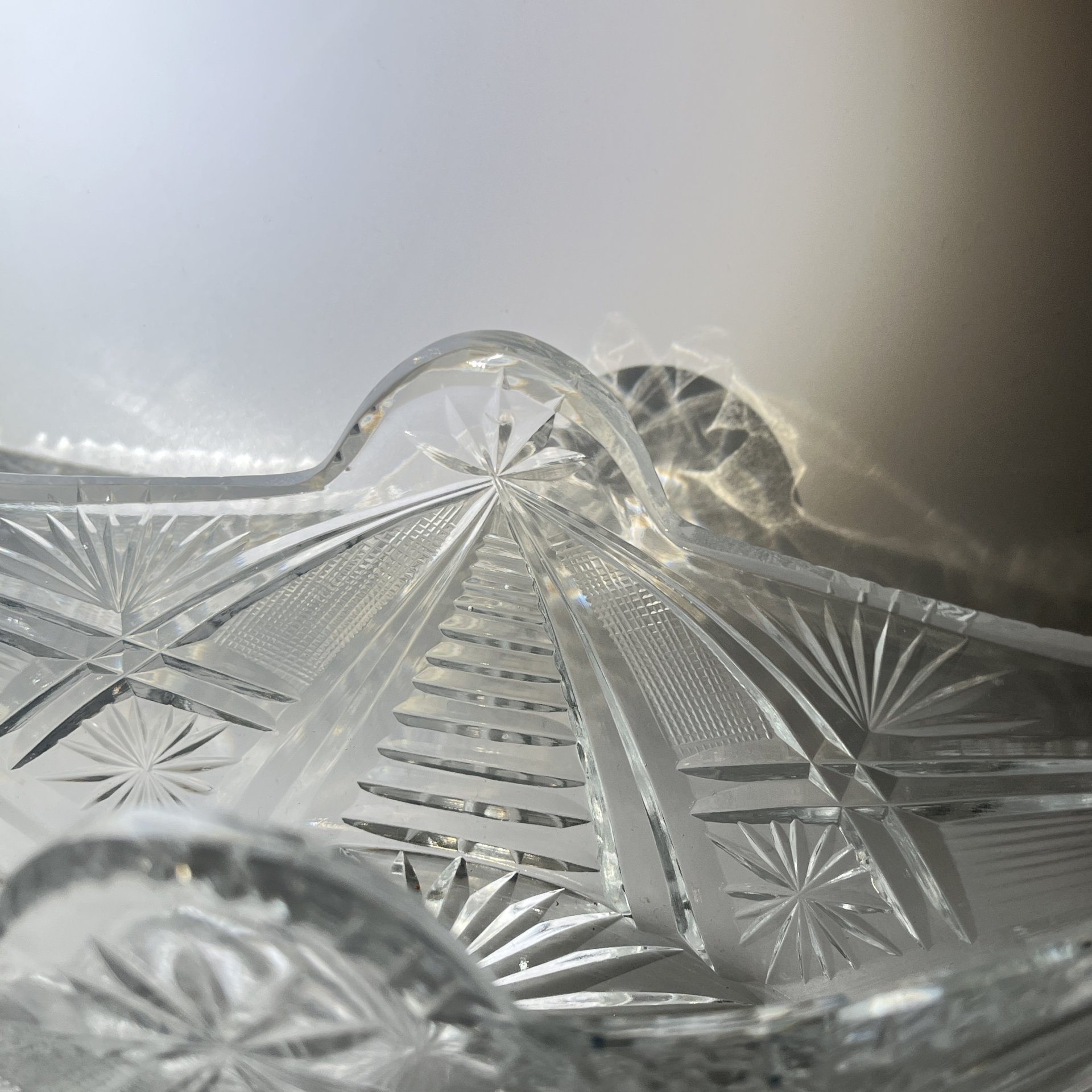 Салатник-ладья с резным геометрическим декором, хрусталь, СССР, 1970-1990 гг.