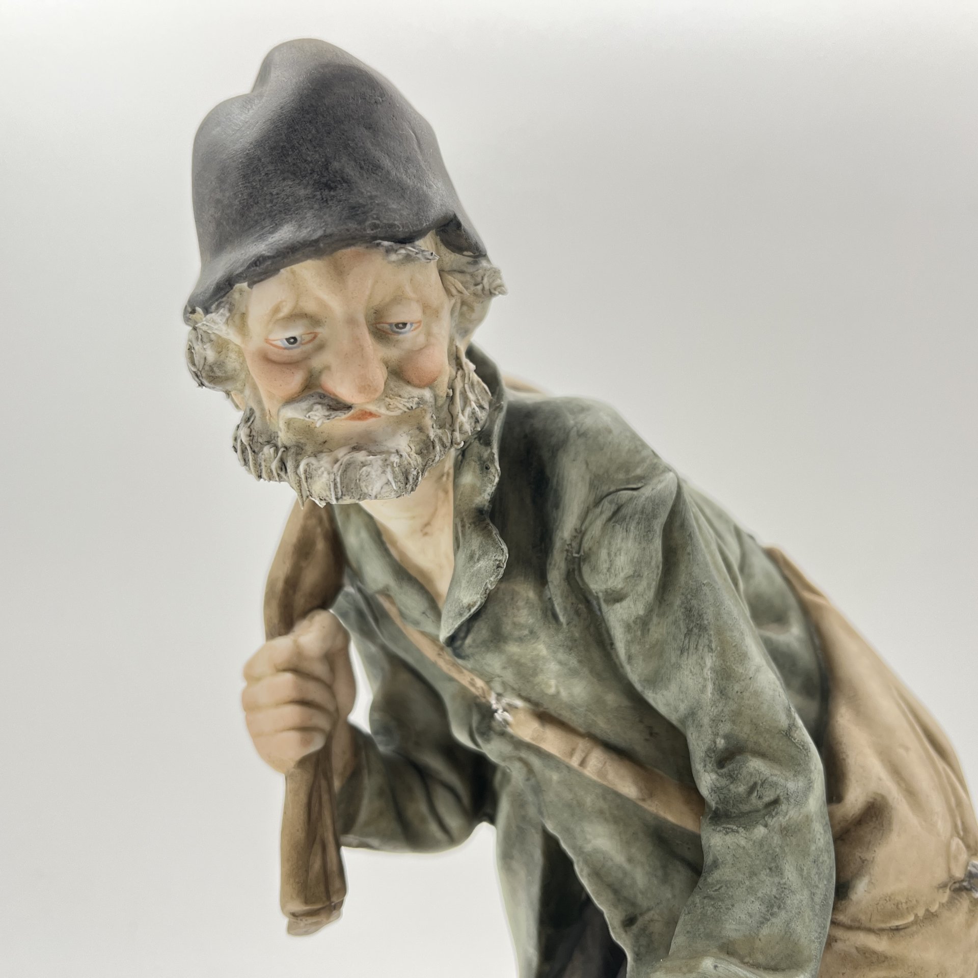 Статуэтка "Бродяга с собакой", фарфор, роспись, Европа, 2000-2015 гг.