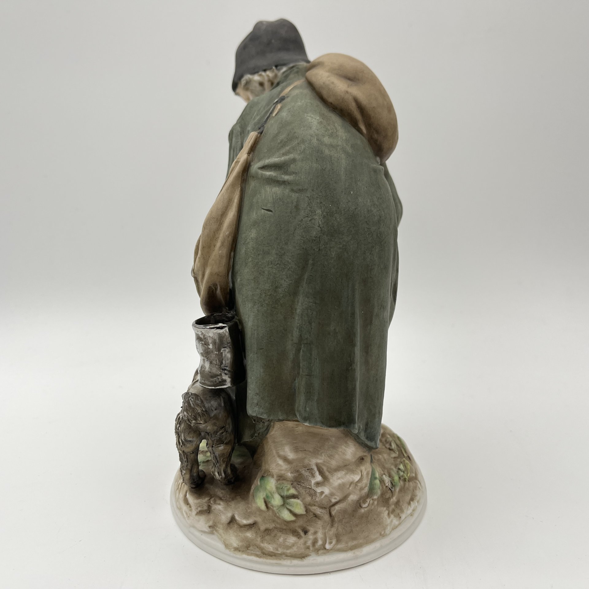 Статуэтка "Бродяга с собакой", фарфор, роспись, Европа, 2000-2015 гг.