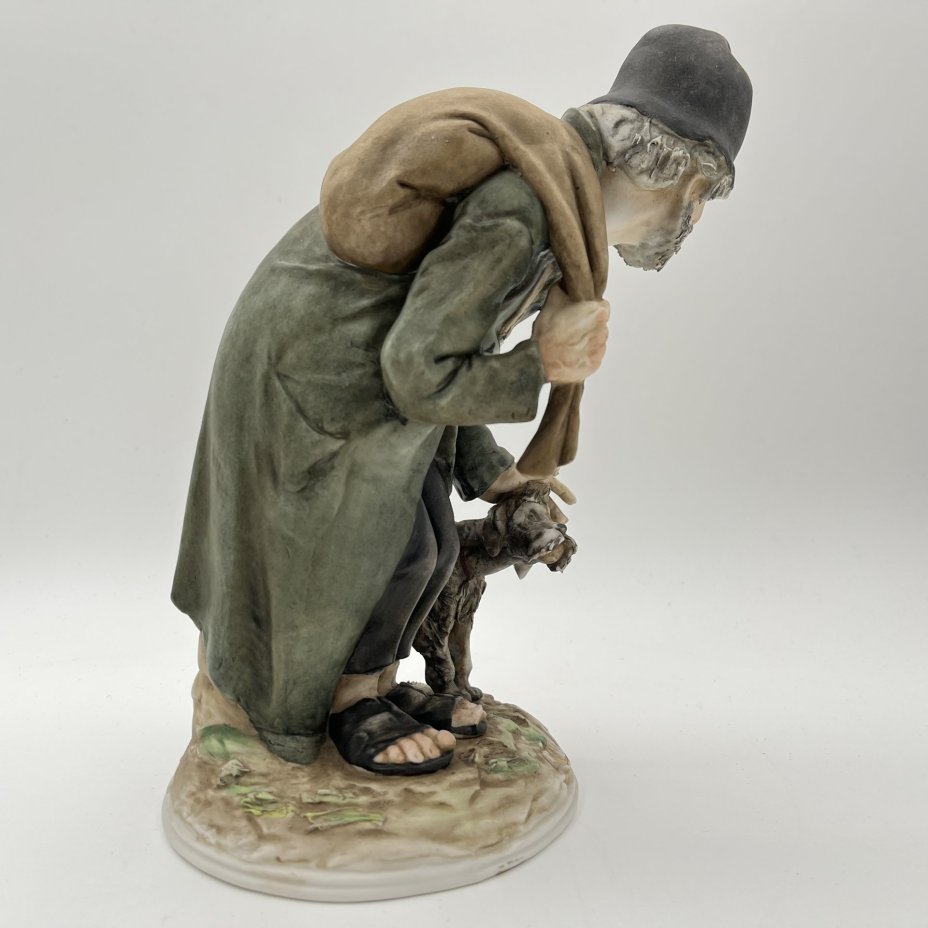 Статуэтка "Бродяга с собакой"