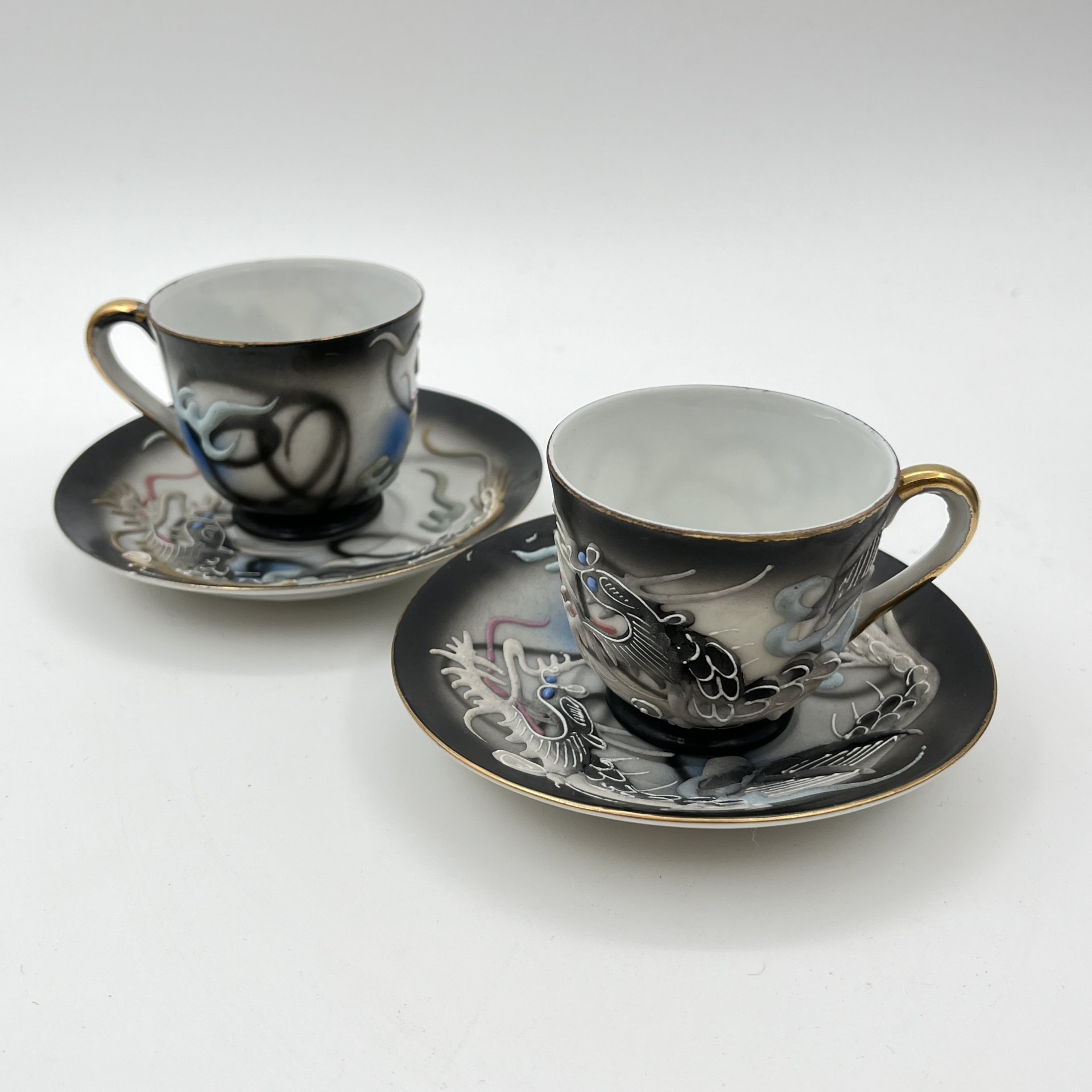 Набор из 2-х кофейных пар "Дракон", Lux Porcelain FAHD M.K., фарфор, бисквит, роспись, золочение, Азия, 1970-1990 гг.