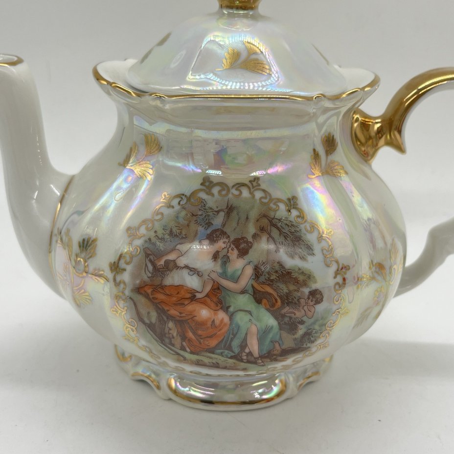 Чайник заварочный с изображением галантной сцены из сервиза "Мадонна"