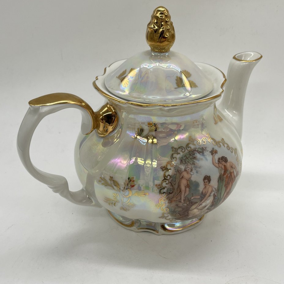Чайник заварочный с изображением галантной сцены из сервиза "Мадонна"