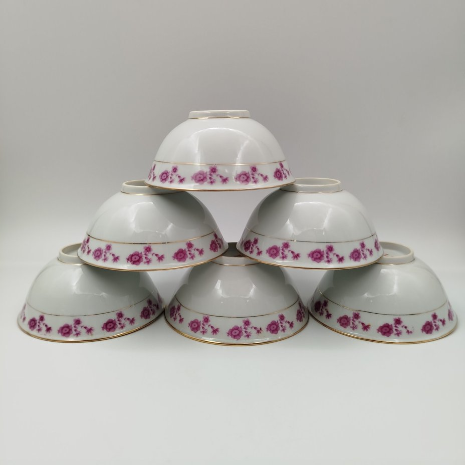 Набор из шести пиал с цветочным орнаментом, фарфор, деколь, золочение, Китай, 1970-1990 гг.