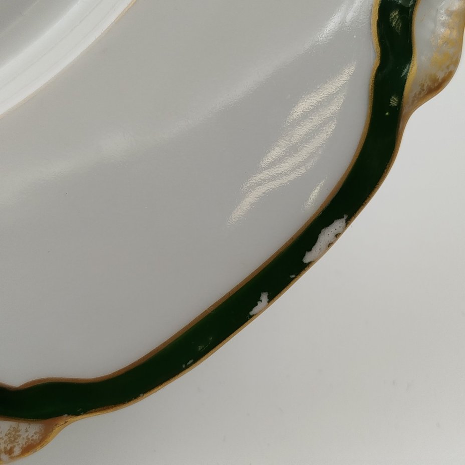 Тарелка обеденная с монограммой, завод М.С. Кузнецова (предположительно)