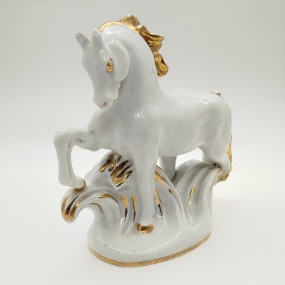 Статуэтка "Конь-огонь" (под реставрацию), автор формы И.С. Ефимов, Ленинградский фарфоровый завод (ЛФЗ)