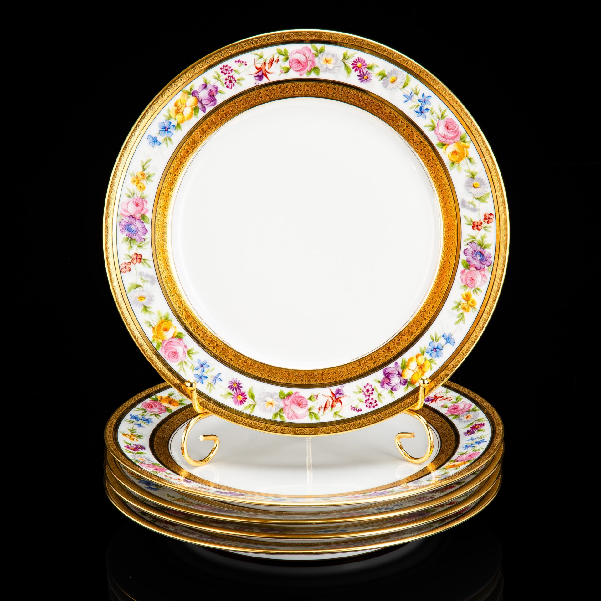 Набор обеденных тарелок на 5 персон, украшенных цветочным декором по борту, CHARLES AHRENFELDT & SON, фарфор, роспись, золочение, Limoges, Франция, 1910-1940 гг.