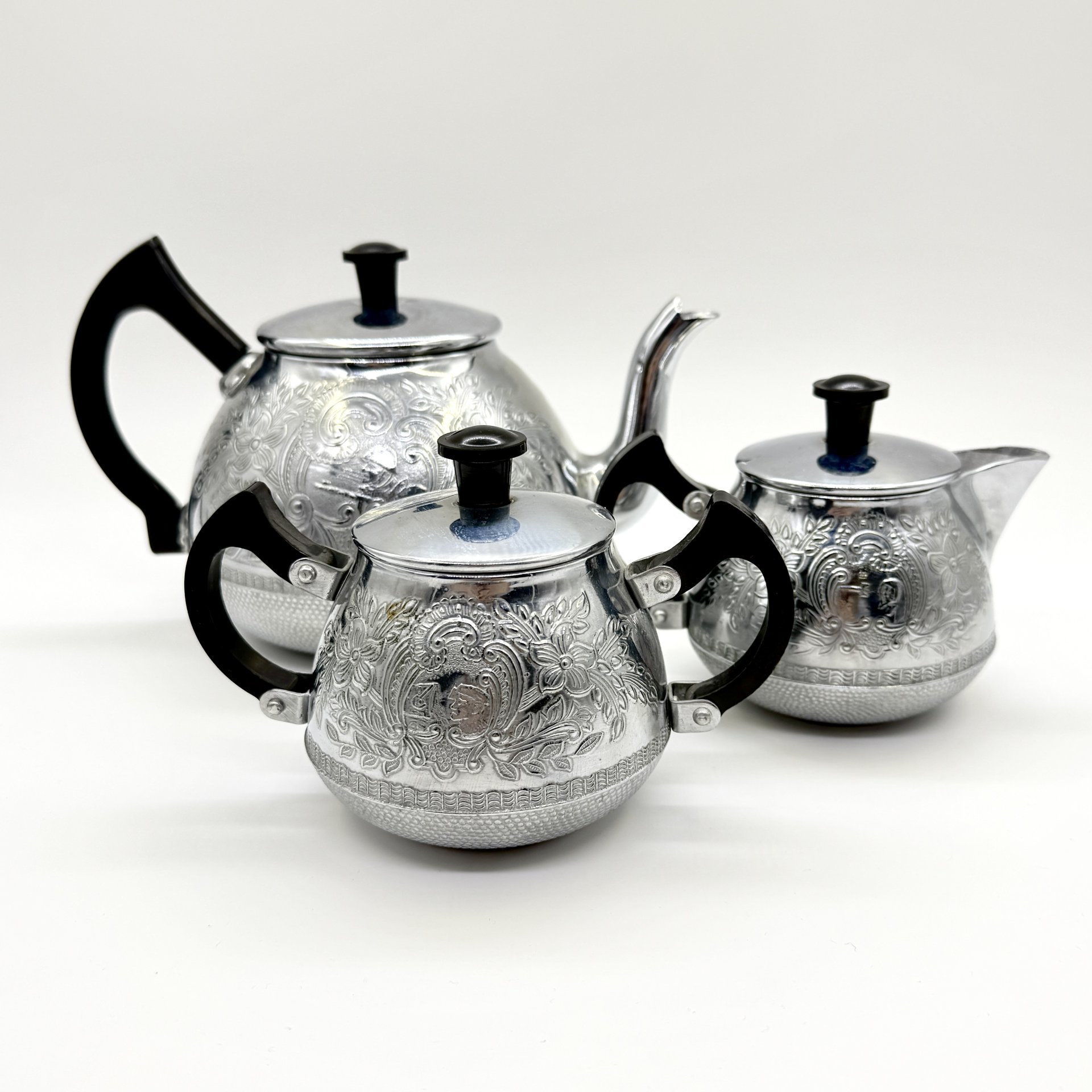 Набор чайно-кофейный (3 предмета), металл, пластик, СССР, 1970-1990 гг.