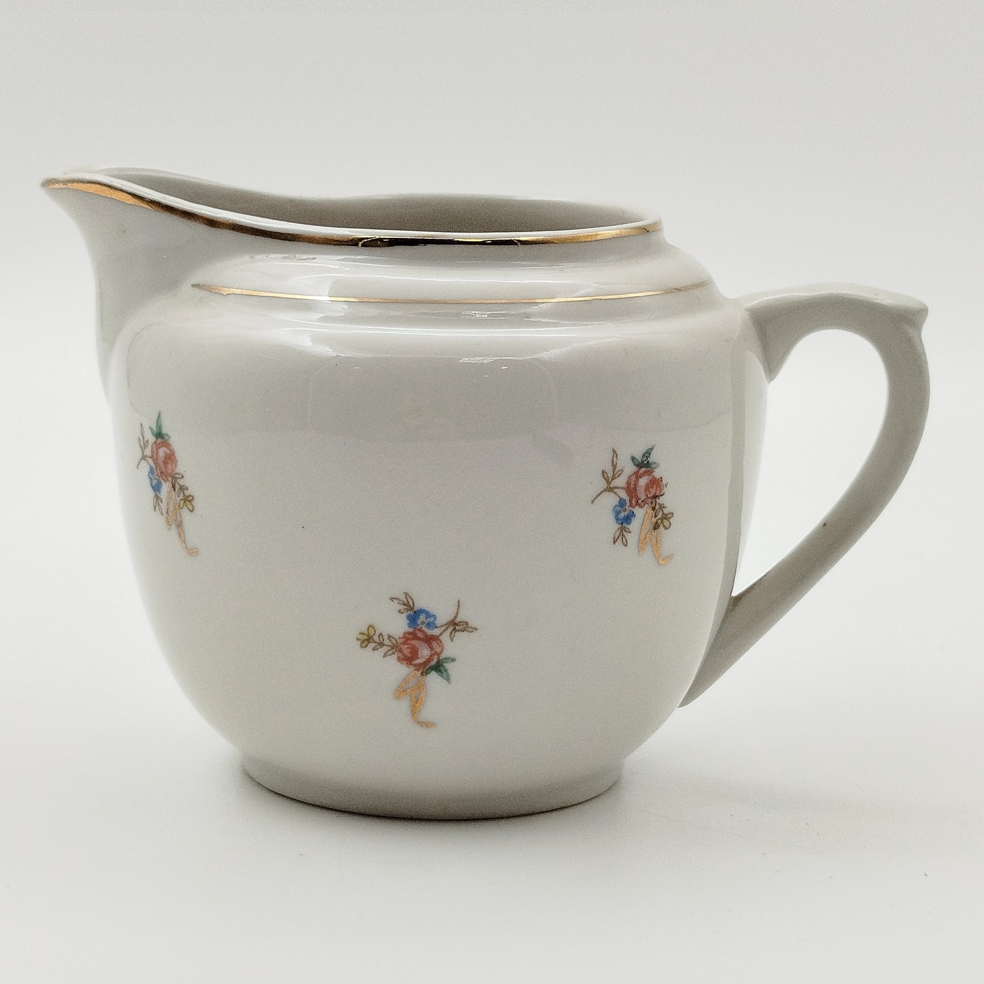 Молочник/сливочник, украшенный цветочным декором, фарфор, деколь, золочение, Дмитровский фарфоровый завод (ДФЗ Вербилки), СССР, 1940-1954 гг.