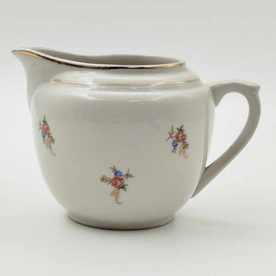 Молочник/сливочник, украшенный цветочным декором, фарфор, деколь, золочение, Дмитровский фарфоровый завод (ДФЗ Вербилки), СССР, 1940-1954 гг.