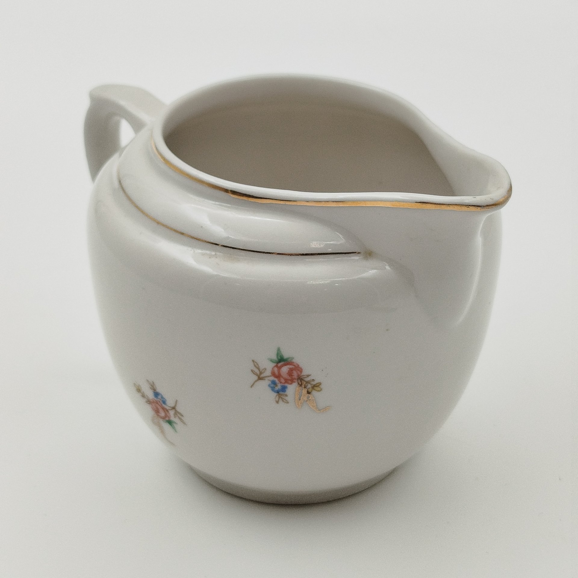 Молочник/сливочник, украшенный цветочным декором, фарфор, деколь, золочение, Дмитровский фарфоровый завод (ДФЗ Вербилки), СССР, 1940-1954 гг.