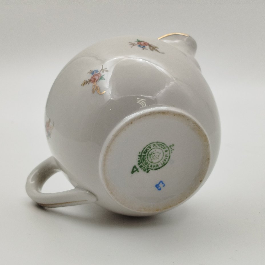 Молочник/сливочник, украшенный цветочным декором, фарфор, деколь, золочение, Дмитровский фарфоровый завод (ДФЗ Вербилки), СССР, 1940-1954 гг.