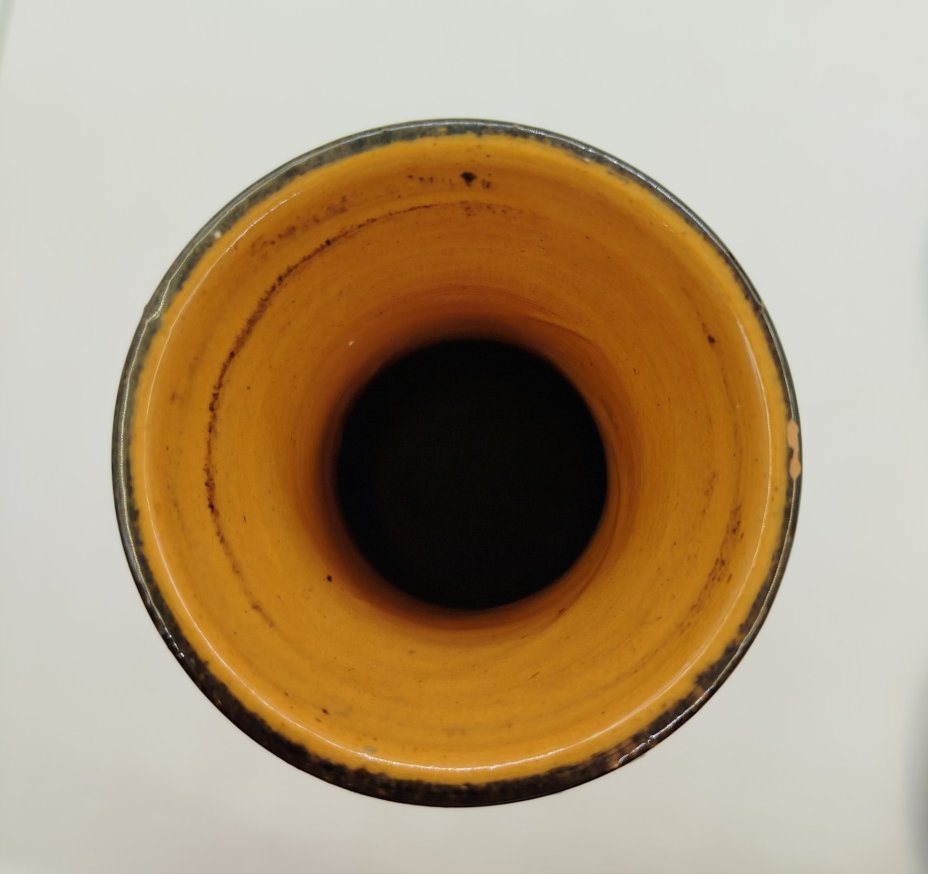 Ваза с абстрактным декором