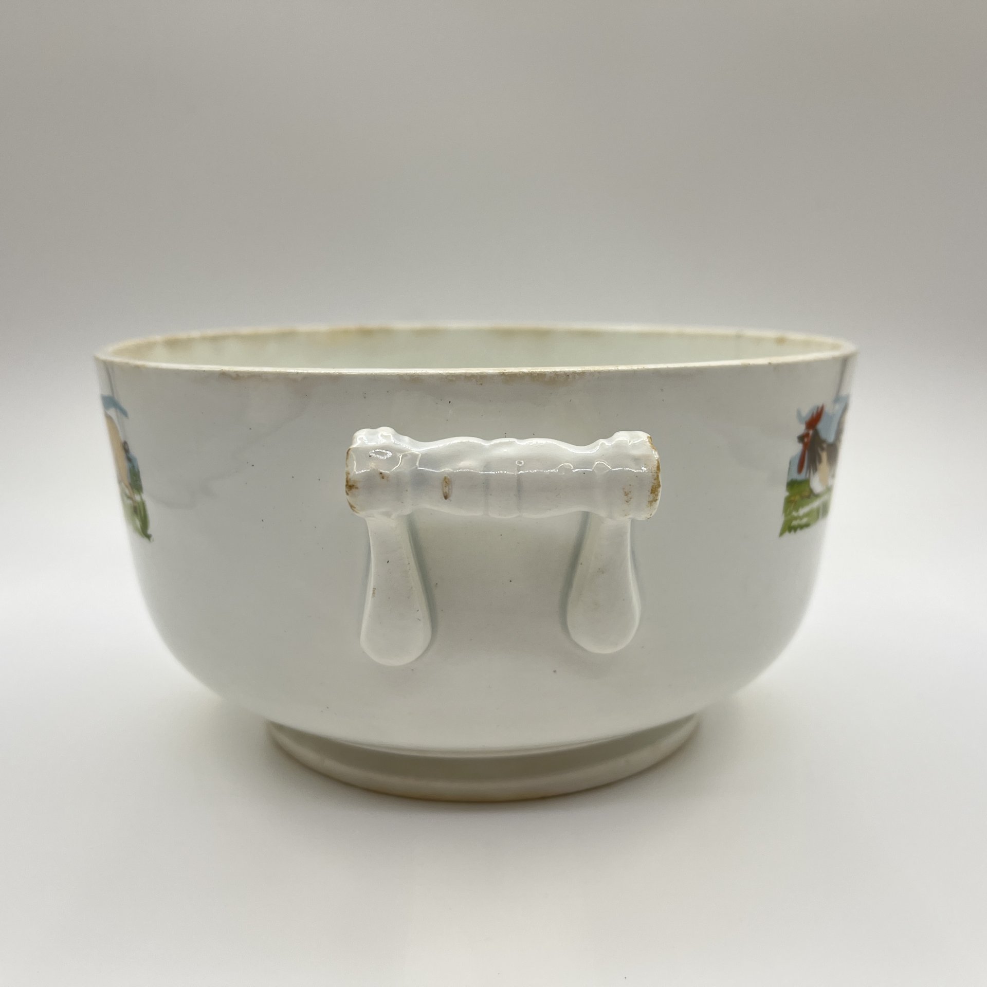 Супница детская (без крышки), фаянс, деколь, Конаковский фаянсовый завод им. М.И. Калинина (ЗиК Конаково), СССР, 1932-1952 гг.