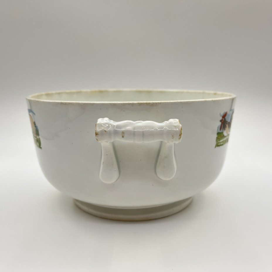 Супница детская (без крышки), фаянс, деколь, Конаковский фаянсовый завод им. М.И. Калинина (ЗиК Конаково), СССР, 1932-1952 гг.