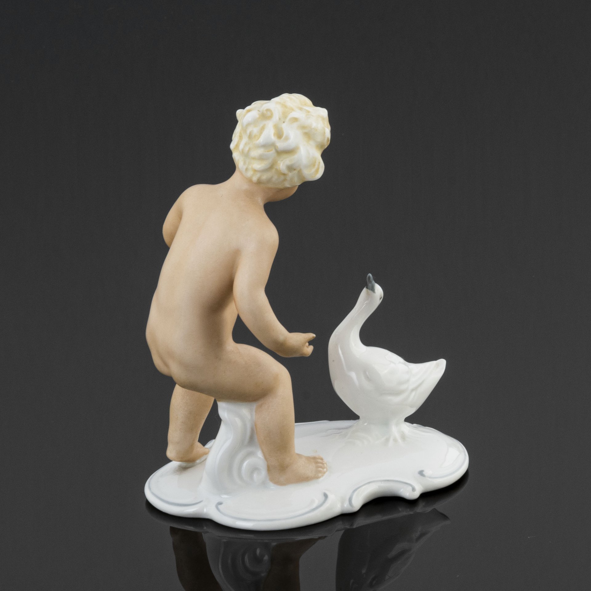 Статуэтка " Путти с гусем", Schaubach-Kunst