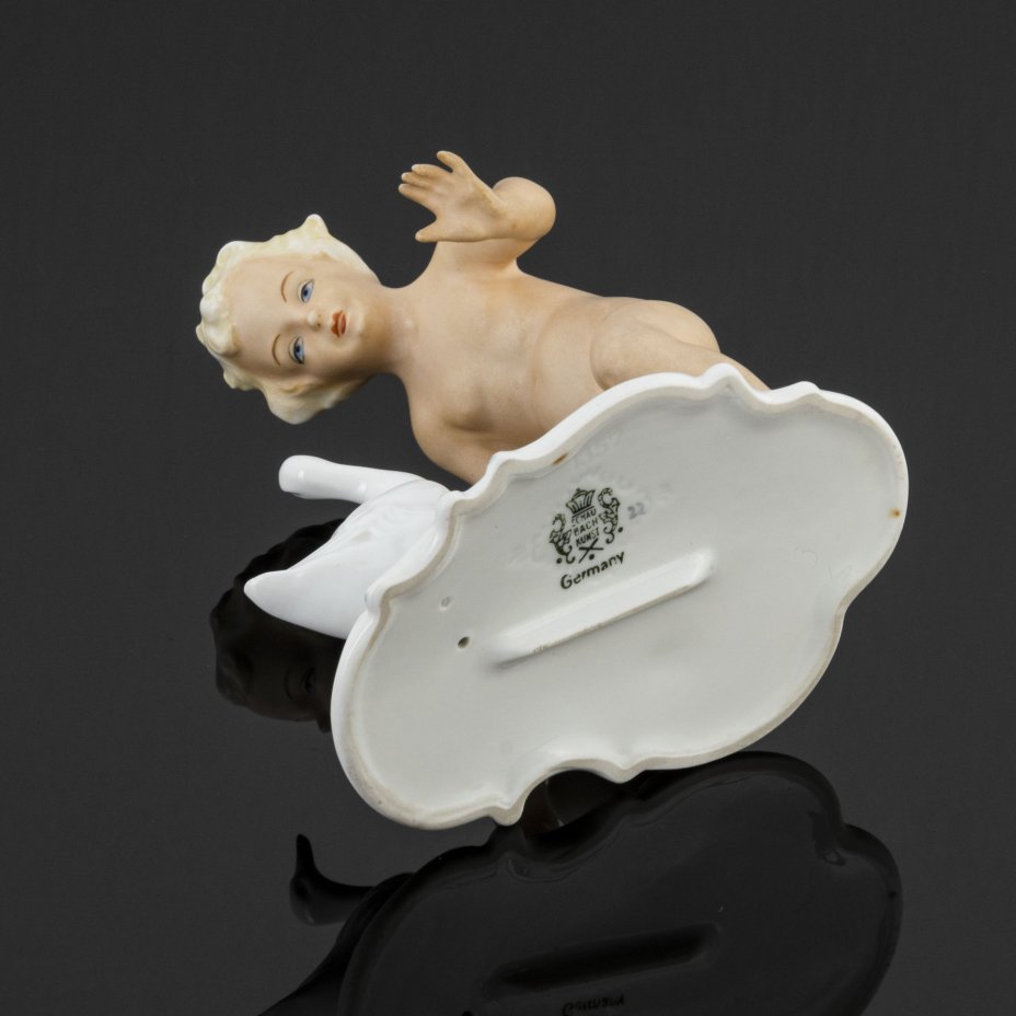 Статуэтка " Путти с гусем", Schaubach-Kunst