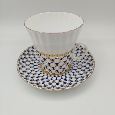 Пара кофейная, украшенная декором "Кобальтовая сетка", фарфор, роспись, золочение, Императорский фарфоровый завод (ИФЗ), Россия, 2000-2012 гг.