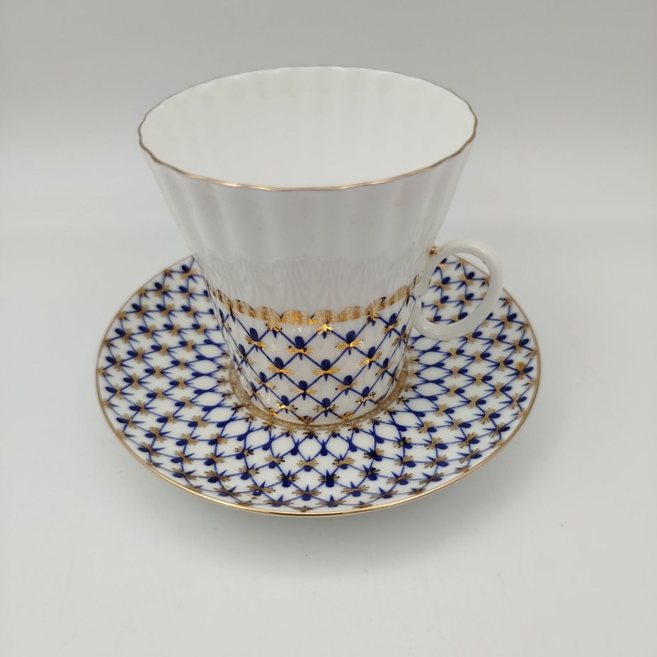 Пара кофейная, украшенная декором "Кобальтовая сетка", фарфор, роспись, золочение, Императорский фарфоровый завод (ИФЗ), Россия, 2000-2012 гг.