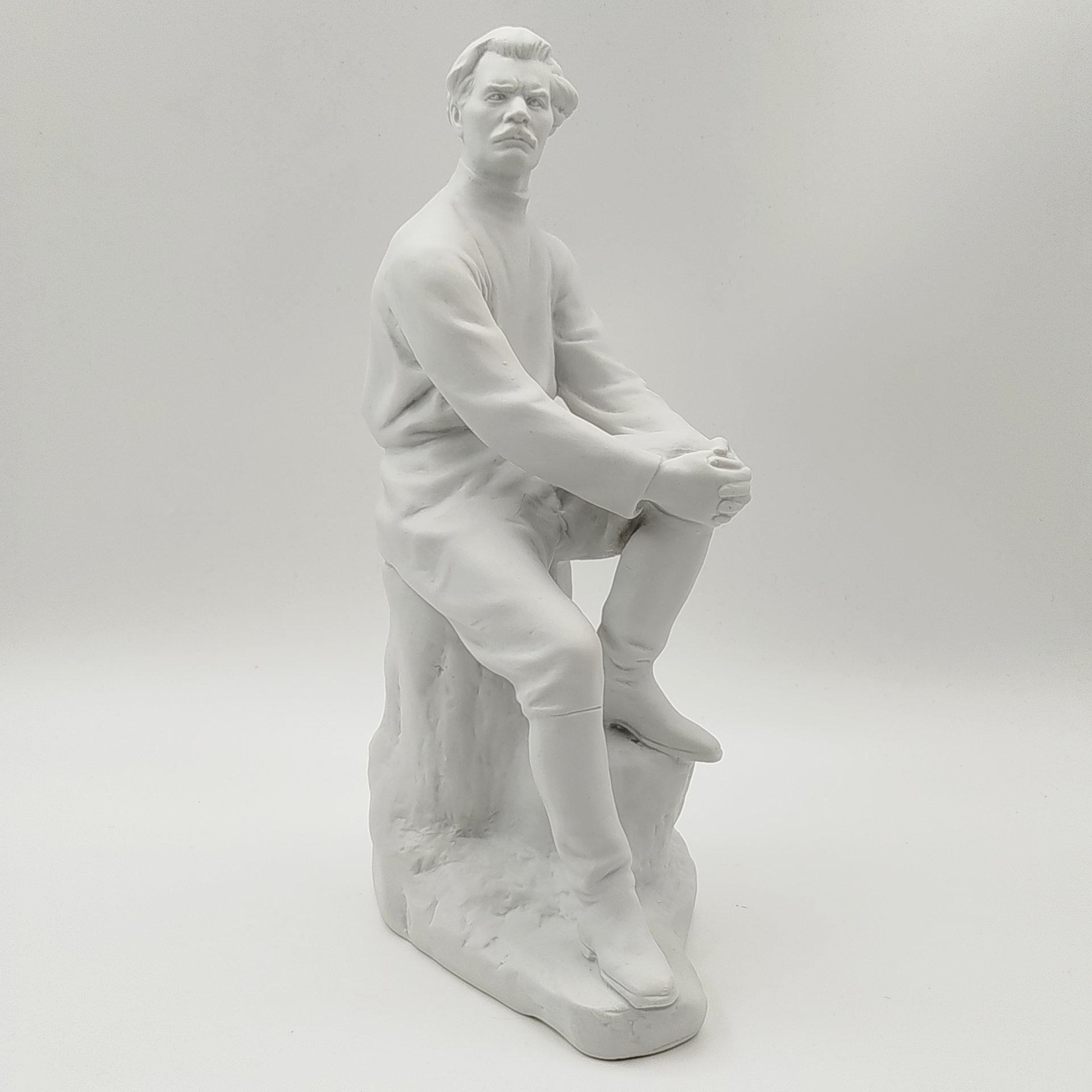 Статуэтка "Максим Горький", автор В.Г. Стамов,, бисквит, Ленинградский фарфоровый завод (ЛФЗ), СССР, 1950-1960 гг.