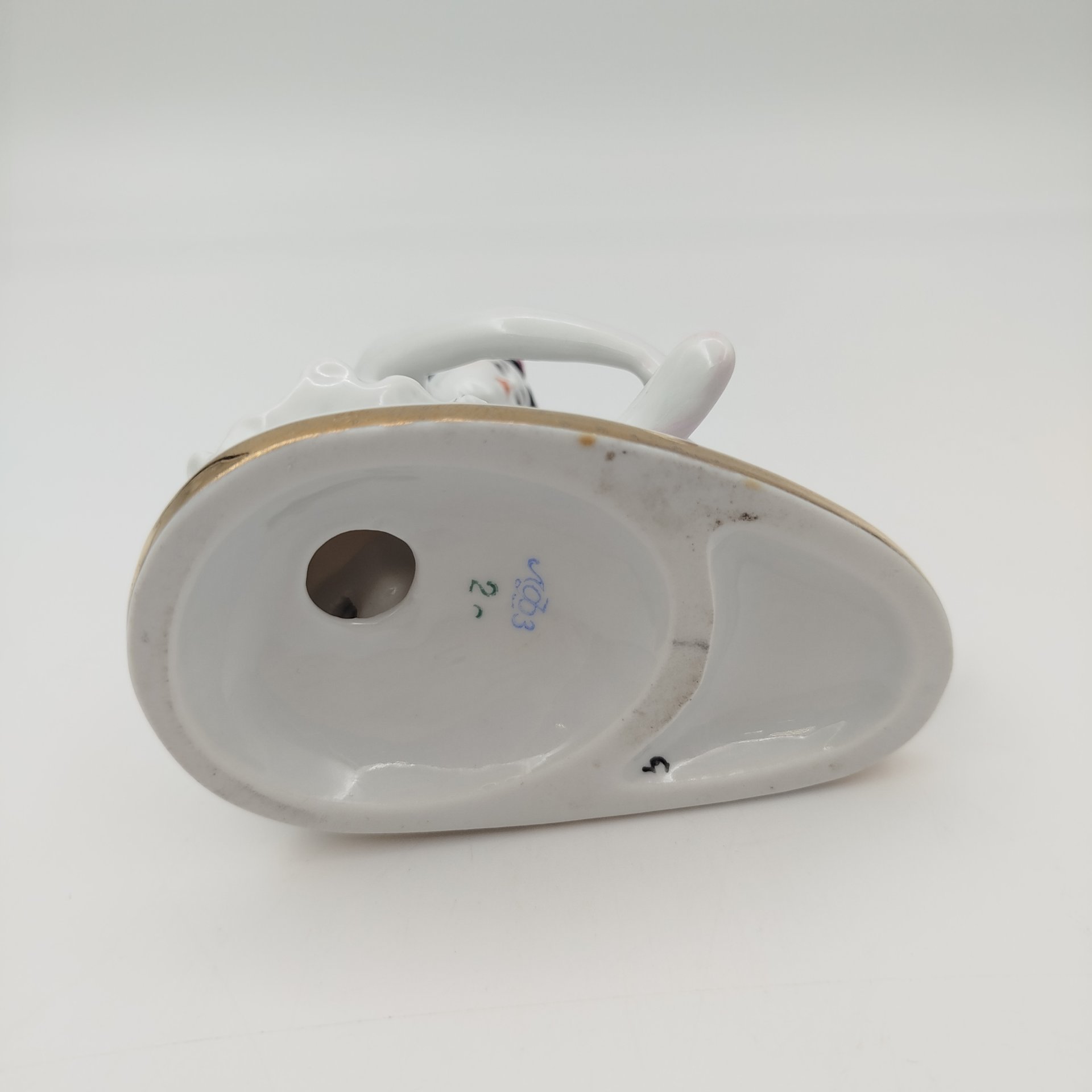 Статуэтка "Маленькая балерина", автор С.Б. Велихова, фарфор, роспись, золочение, Ленинградский фарфоровый завод (ЛФЗ), СССР, 1960-1980 гг.