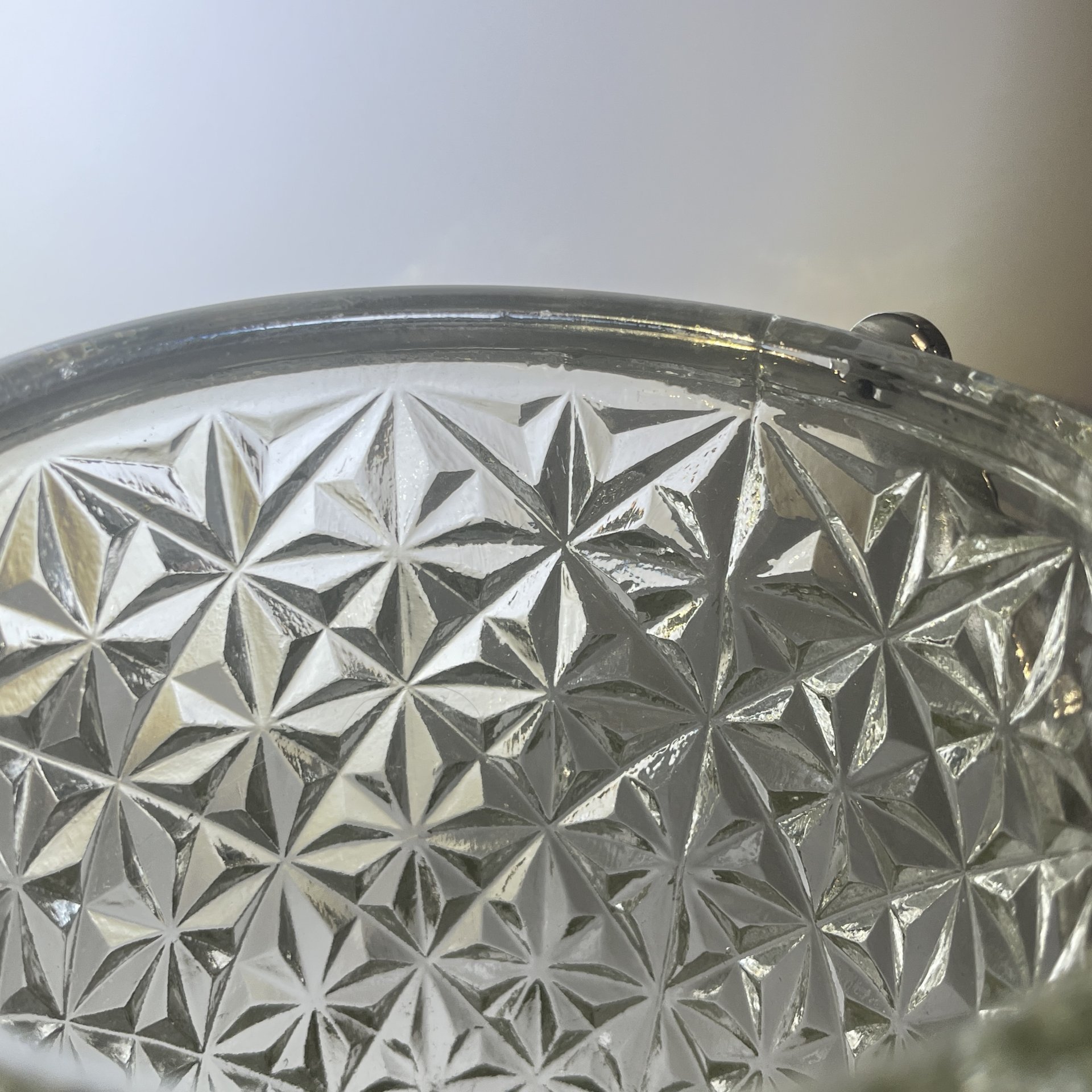 Конфетница в виде корзинки с ручкой, хрусталь, металл, алмазная грань, СССР, 1970-1990 гг.