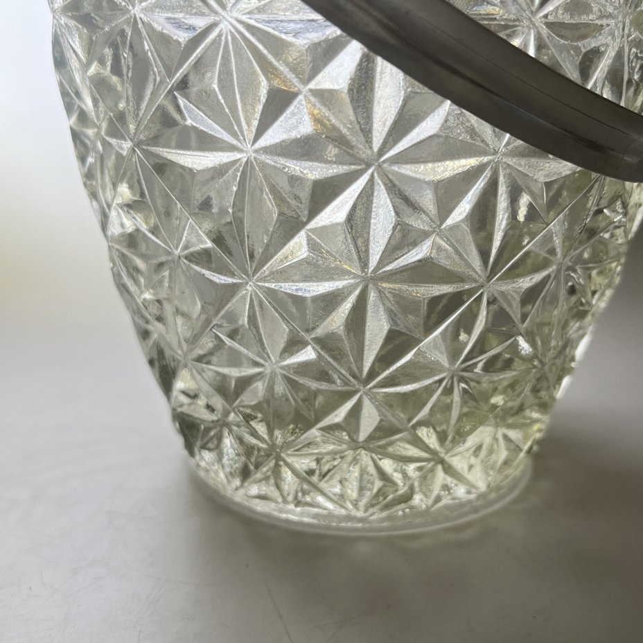 Конфетница в виде корзинки с ручкой