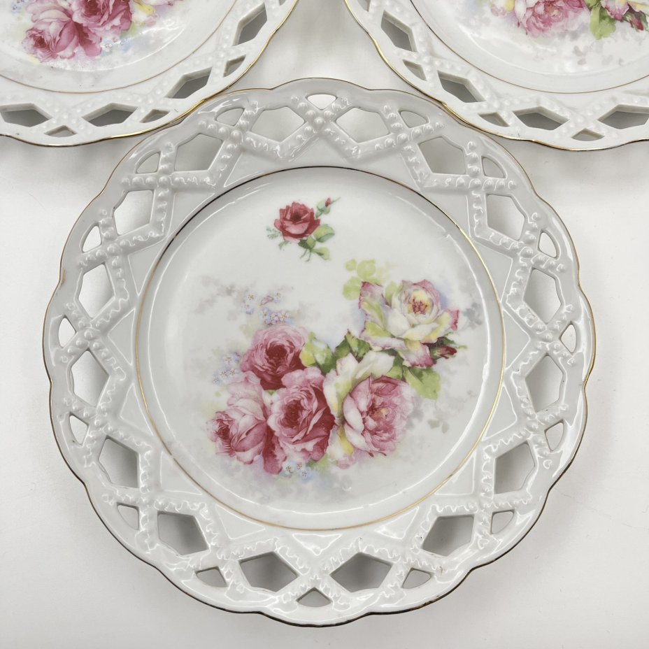 Набор десертных тарелок с прорезным бортом и цветочным декором на 6 персон
