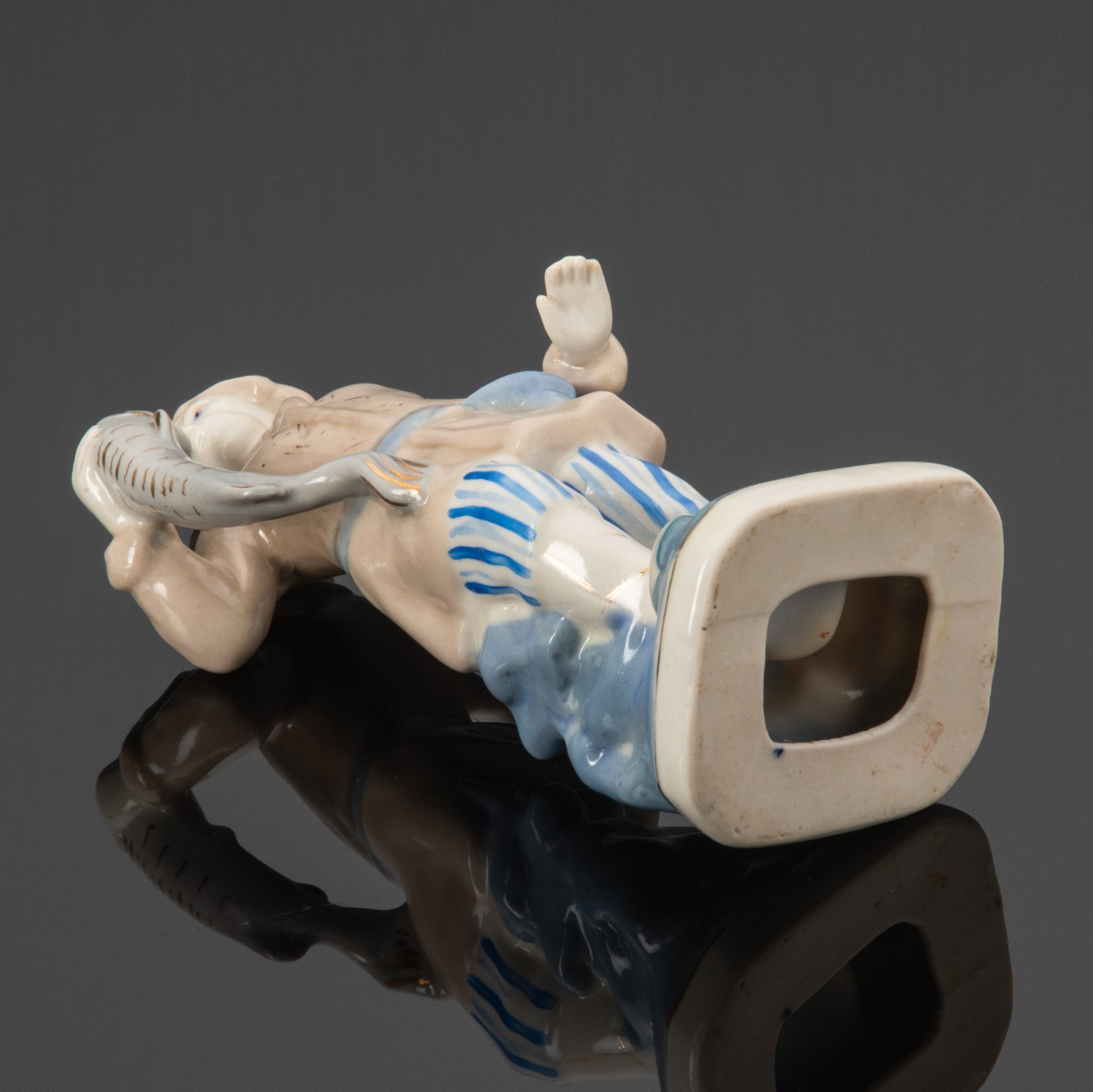 Статуэтка "Емеля со щукой", Турыгинский фарфоровый завод артели «Художественная керамика» (Гжель)