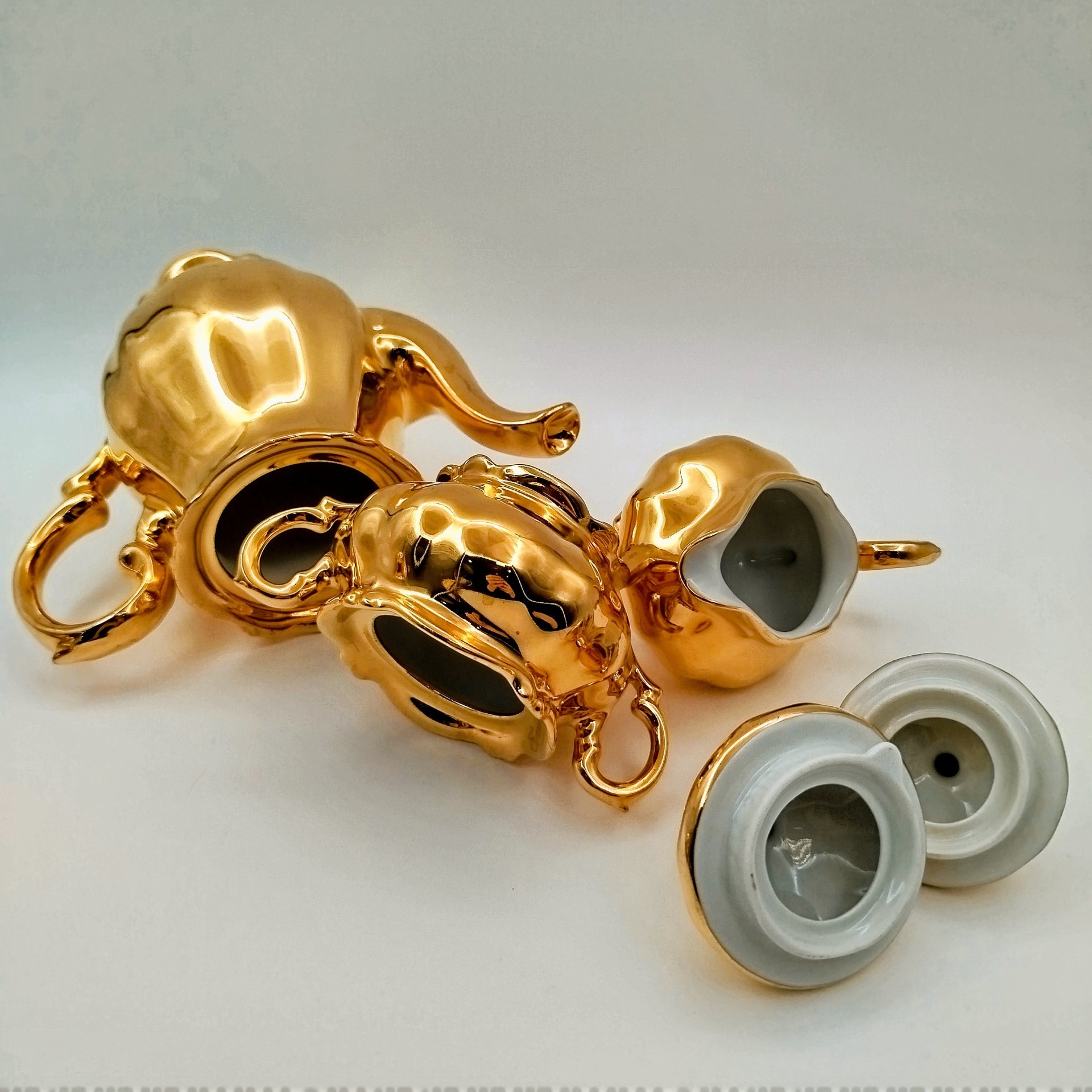 Сервиз кофейный на 4 персоны (11 предметов), покрытый золочением, фарфор, золочение, Бавария, 1950-1970 гг.