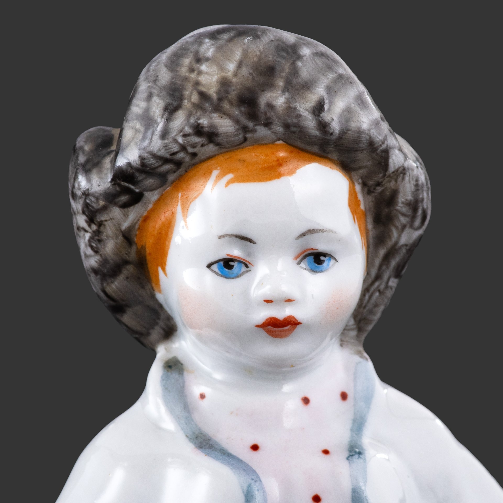 Статуэтка "Филиппок", скульптор А.Ф. Пахомов, Ленинградский фарфоровый завод (ЛФЗ)