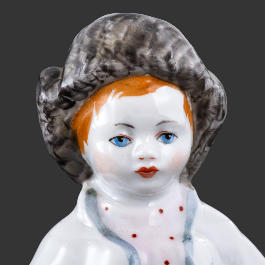 Статуэтка "Филиппок", скульптор А.Ф. Пахомов, Ленинградский фарфоровый завод (ЛФЗ)