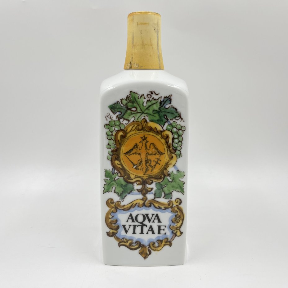 Штоф "AQVA VITAE" (лат. вода жизни), фарфор, деколь, пластик, Hollohaza, Hollohaza