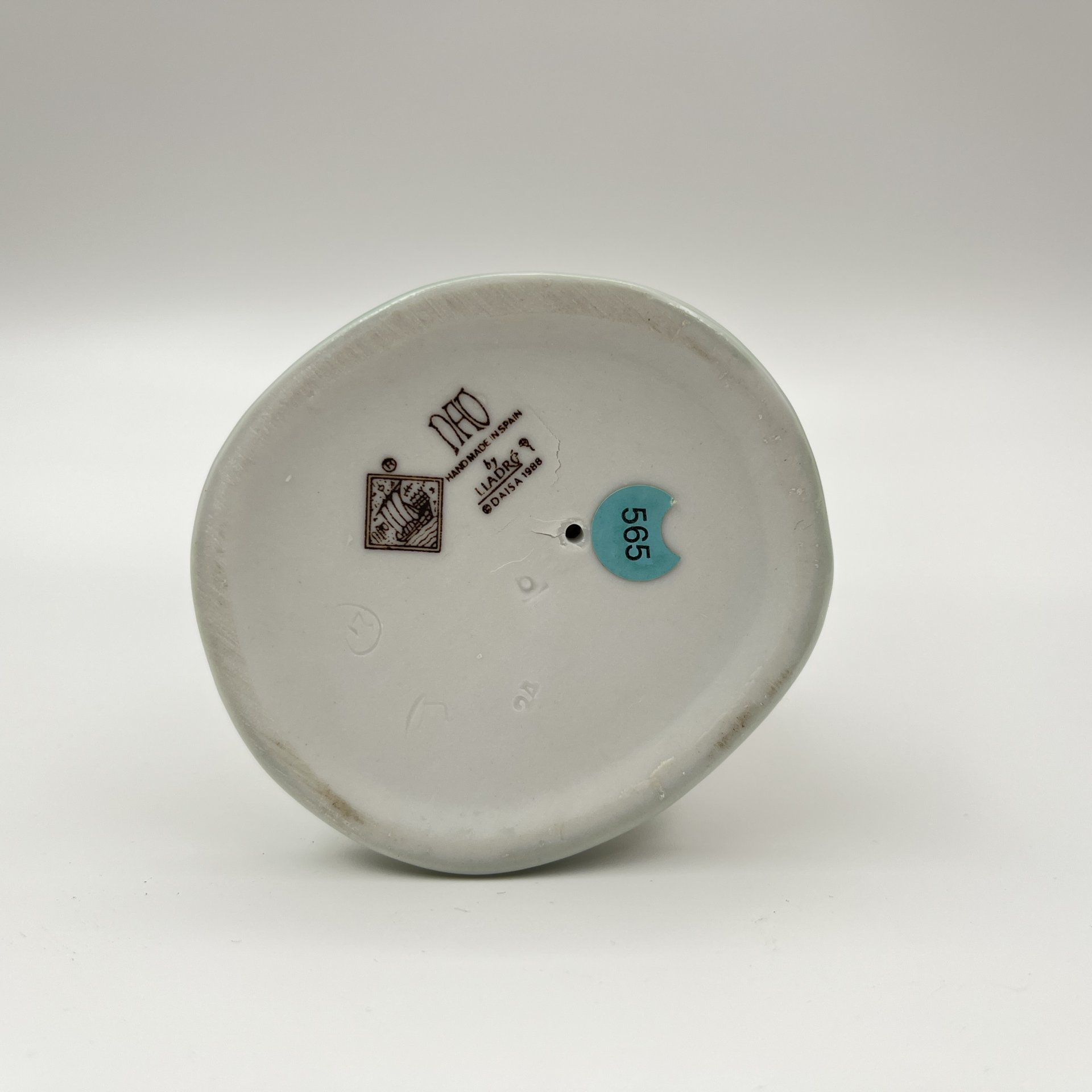 Статуэтка "Мальчик с футбольным мячом", фарфор, роспись, NAO Porcelain, Испания, 1988-2000 гг.