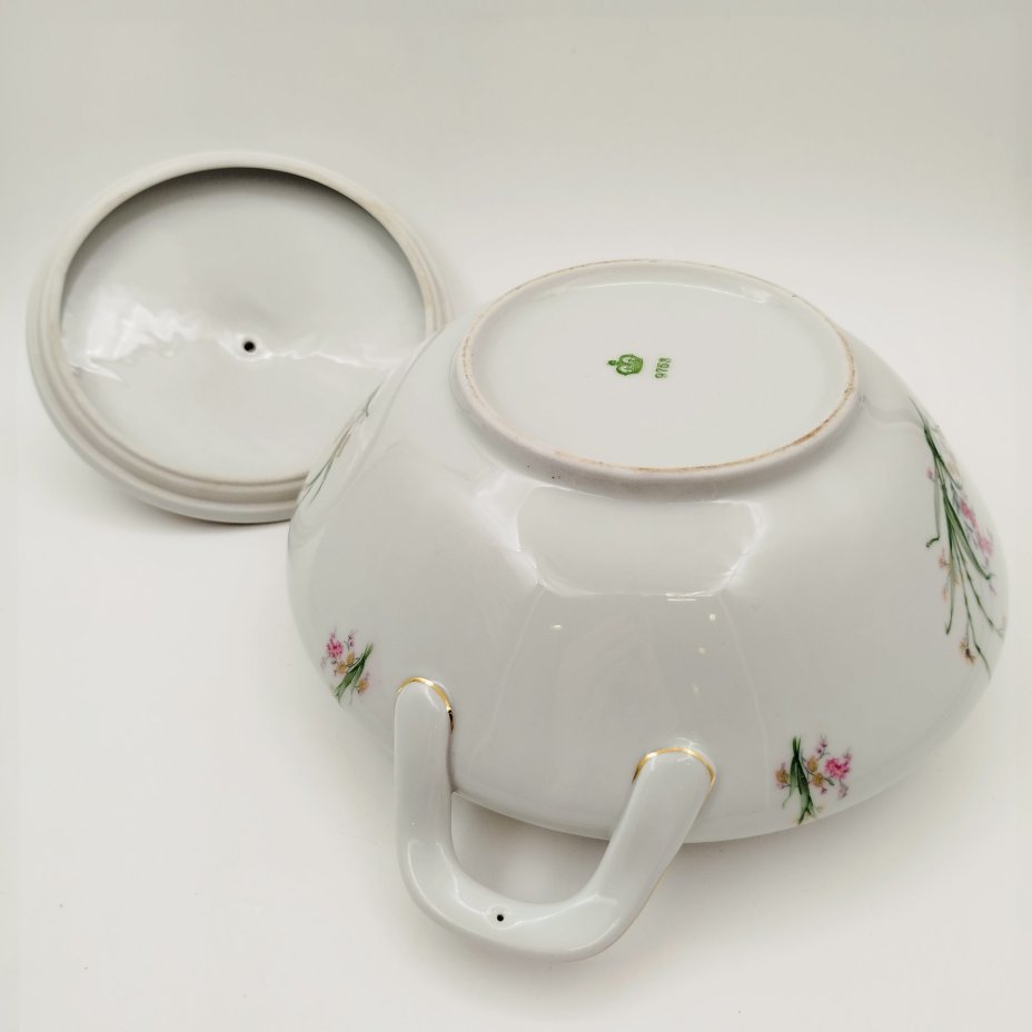 Супница, украшенная цветочным декором, фарфор, деколь, золочение, Bareuther & Co., Bavaria, Германия, 1931-1945 гг.