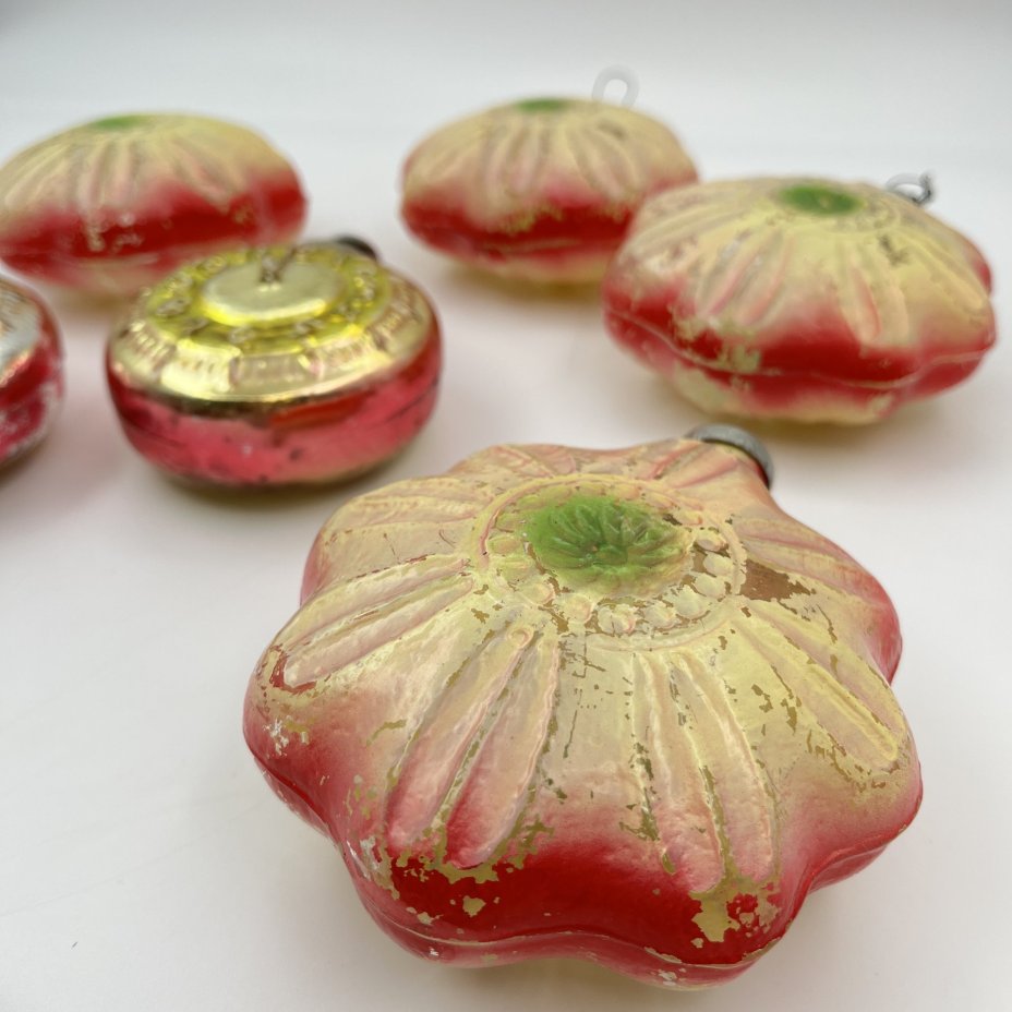 Набор из шести крупных ёлочных игрушек в форме звёзд и часов