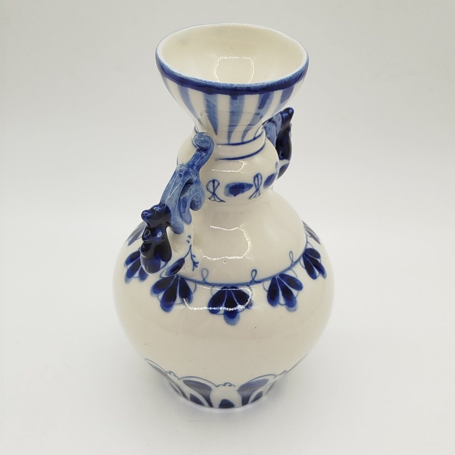 Ваза с ручками в виде петушков