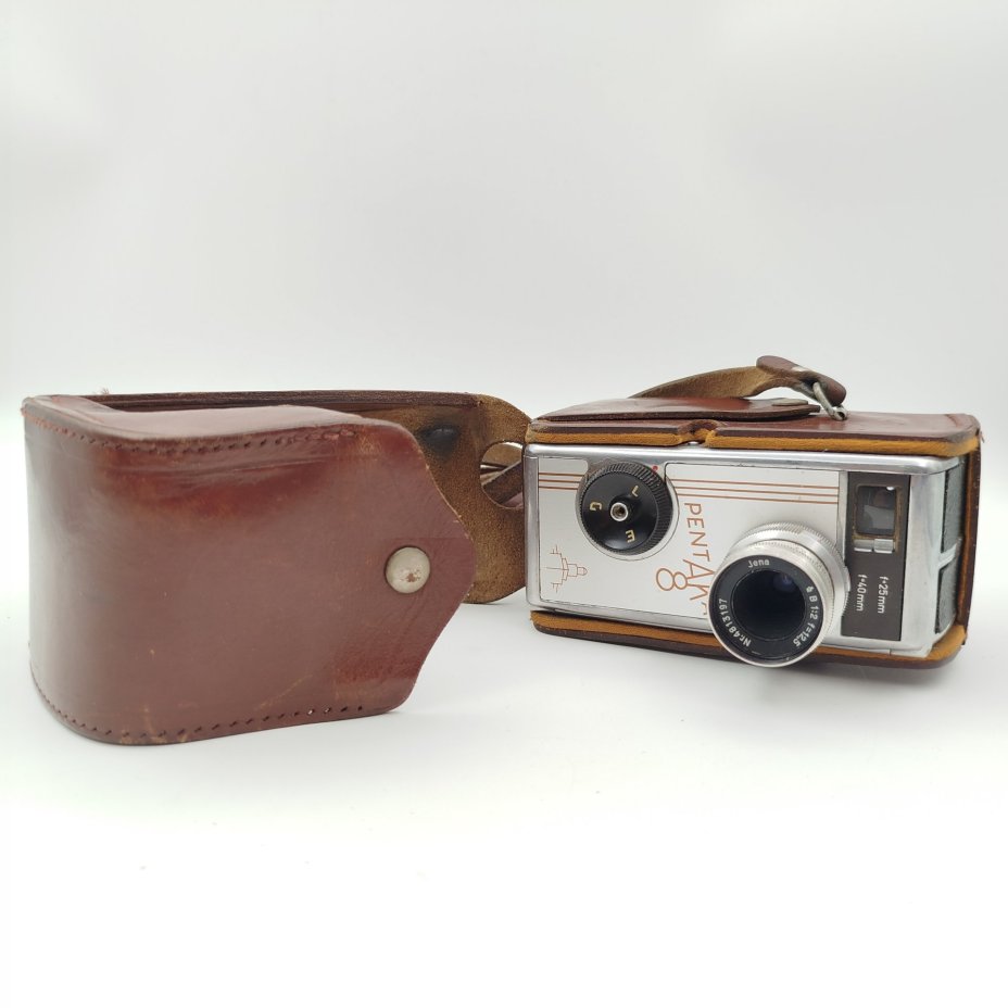 Кинокамера "Pentaka 8" в кофре, металл, кожа, стекло, пластмасса, Pentacon, Германия, 1950-1960 гг.