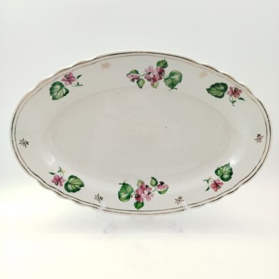 Сервировочное блюдо овальной формы с цветочным декором и фигурным краем, фарфор, деколь, золочение, Дулевский фарфоровый завод (Дулёво), СССР, 1958 г.